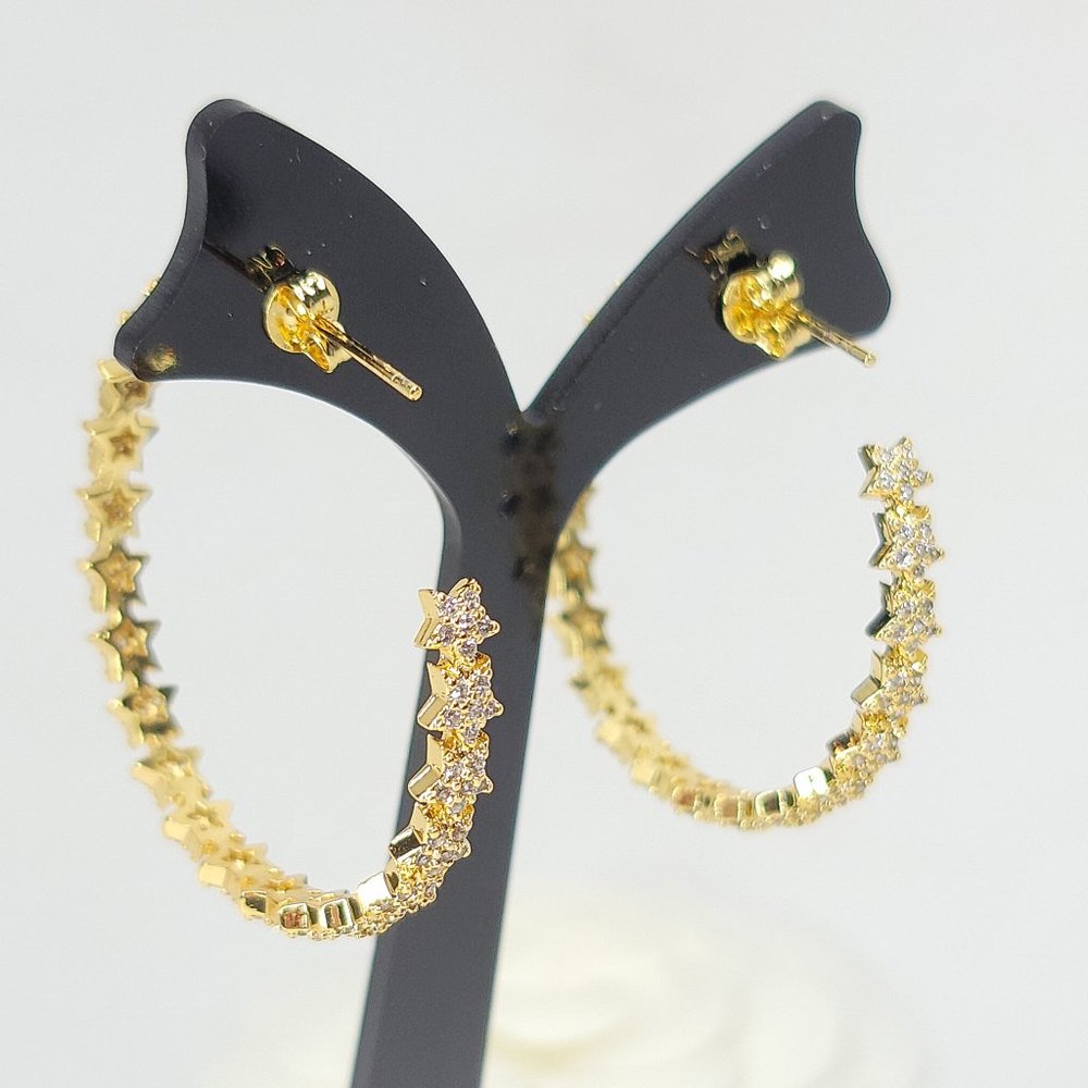 NEW 18K Gold Micro Pave CZ Stars Hoop Earrings NWT - Picture 9 of 10